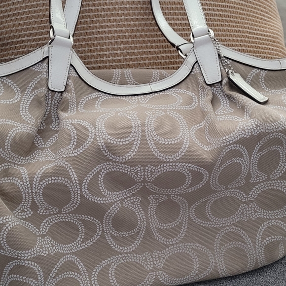 Coach Handbag tan/white - Picture 5 of 7